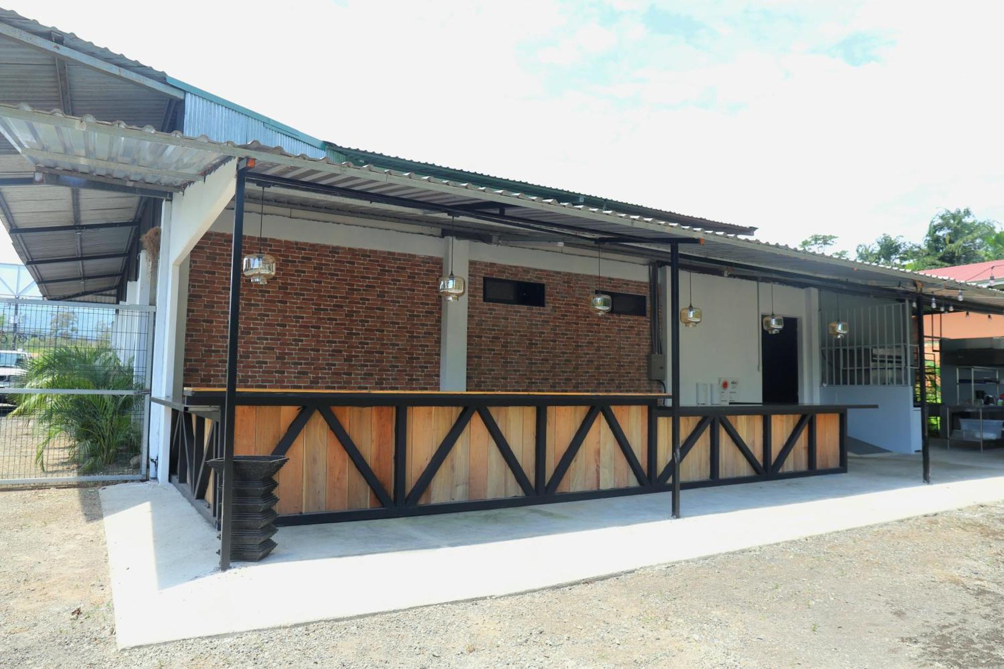 Asha Hostel La Fortuna Exteriör bild